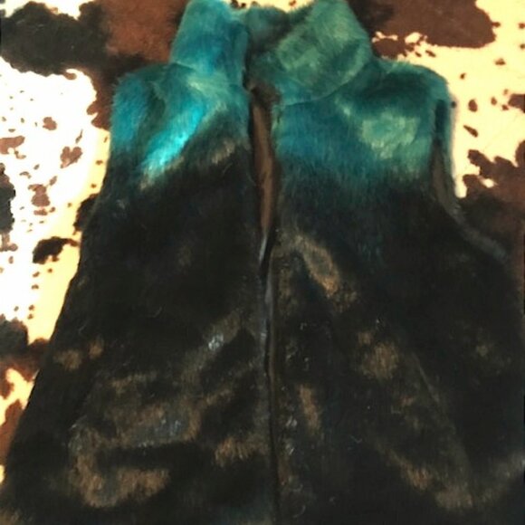 Cejon Turquoise and Black Faux Fur Vest - Picture 3 of 7